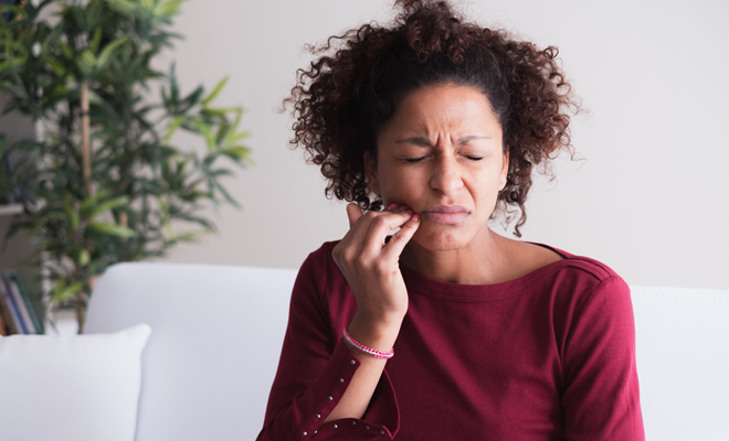 Dreaming that your teeth fall out: difficult times